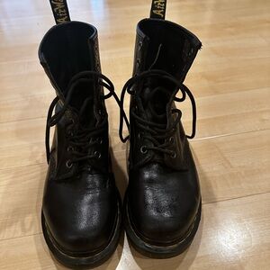 Dr Martin boots size 7.5